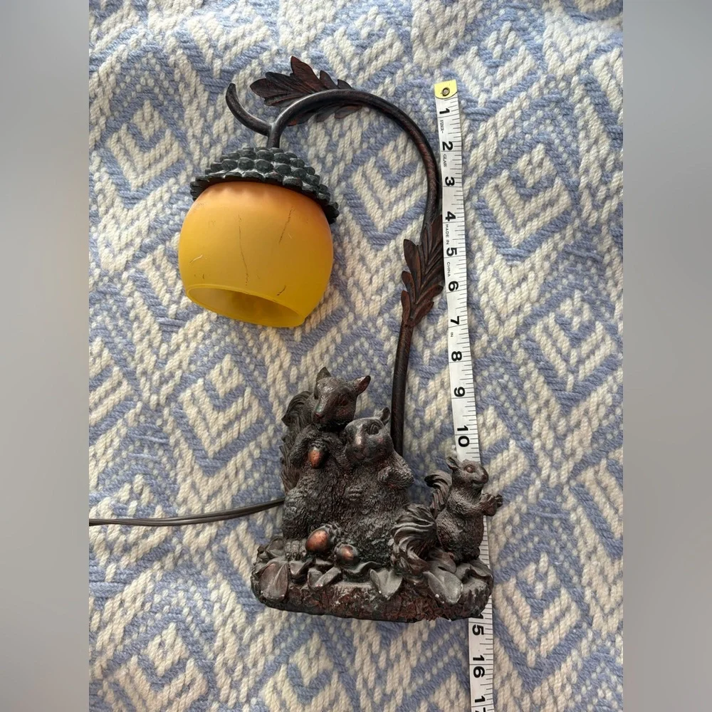 Rustic Squirrel Acorn Lamp with Yellow Glass Globe Shade Country Nature Acorns - Picture 12 of 12